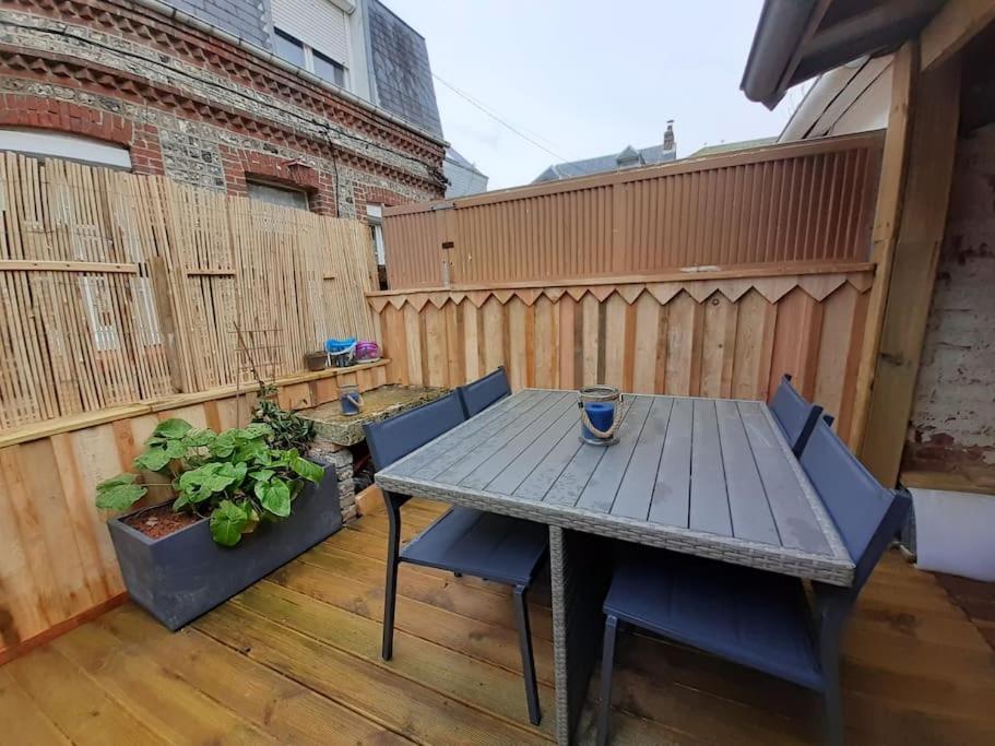 Holiday home Yport, Maison De Pecheur Avec Jolie Terrasse.