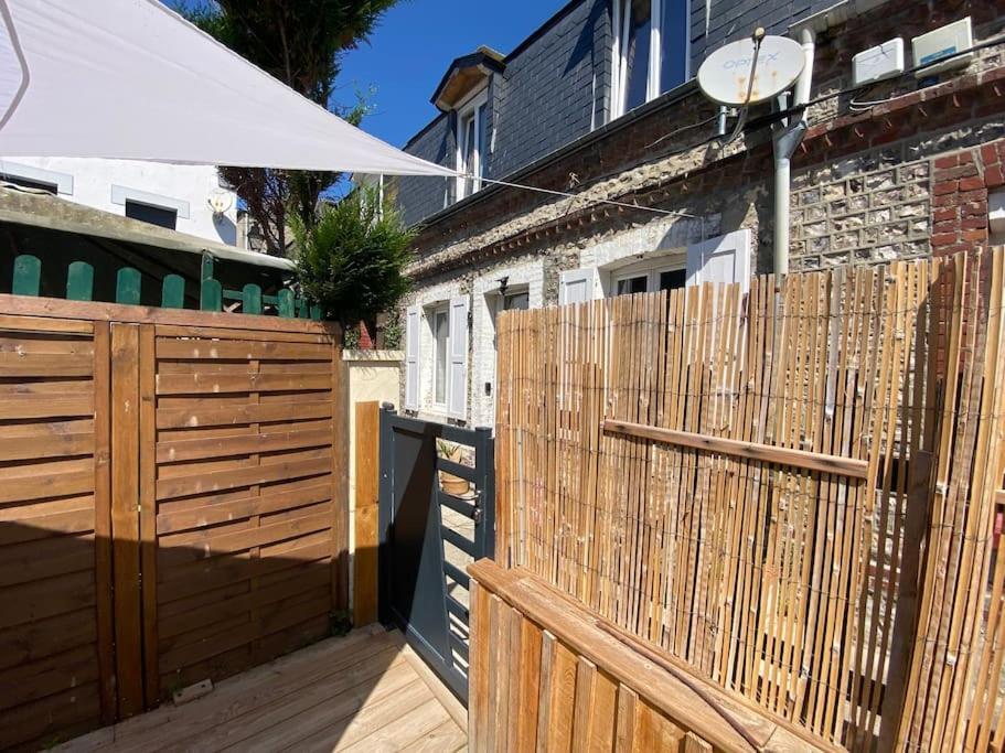 Holiday home Yport, Maison De Pecheur Avec Jolie Terrasse. *