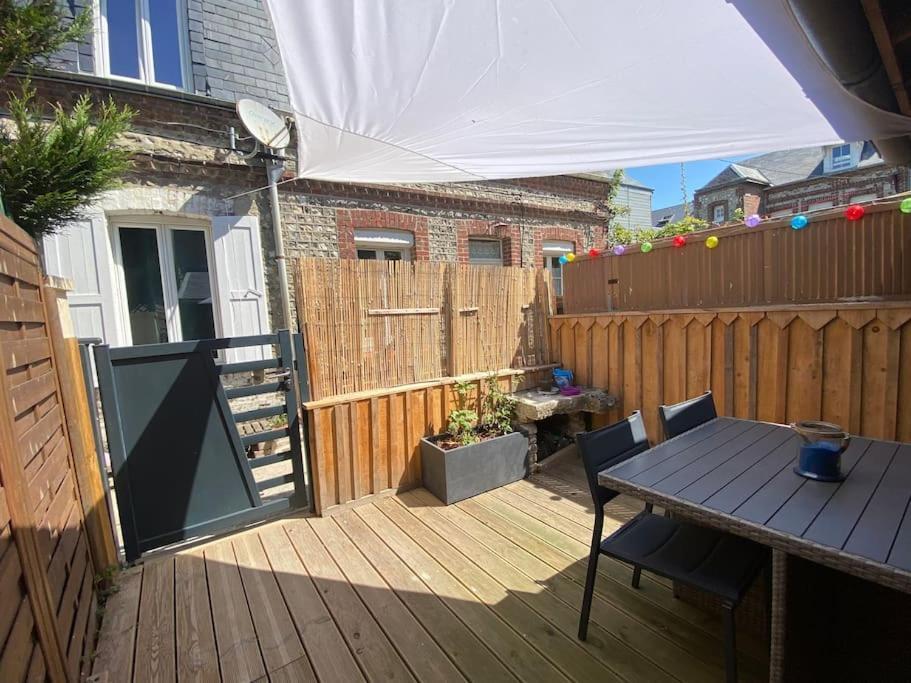 Yport, Maison De Pecheur Avec Jolie Terrasse.